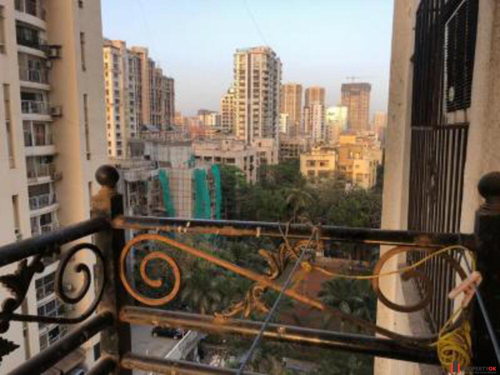 Raheja Crest Andheri West- Outside view