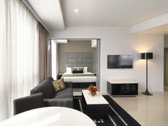 Serviced Apartment vs Hotel